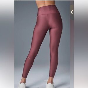 ALO Yoga
Alo 7/8 High Waisted Airlift Legging in Burgundy Truffle
Size S NWT